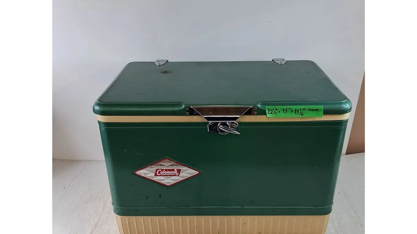 Coleman Metal Cooler 22 1/2" x 15" x 15 1/2"