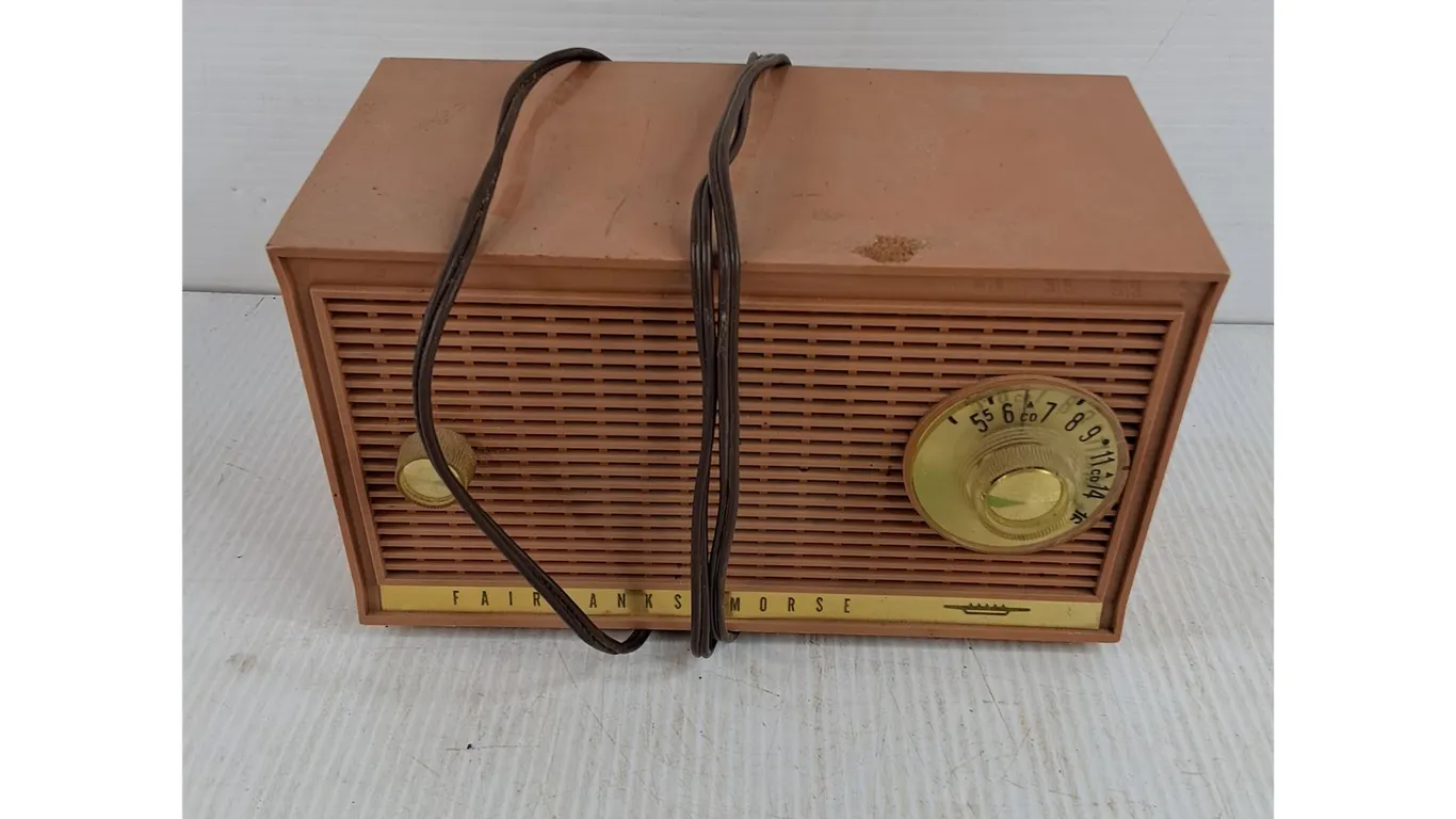 Vintage Fairbanks Morse Radio - As Is