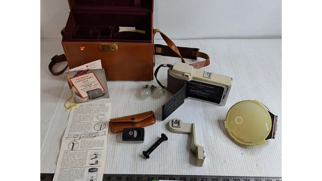 Polaroid Land Camera Model 80 & Case