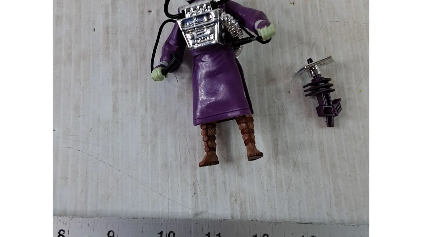 1985 Super Powers De Saad Toy Figure, Complete With Gun