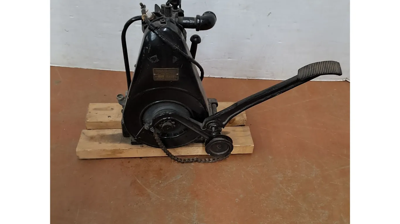 * Briggs & Stratton FH Gas Engine, Pickup Only