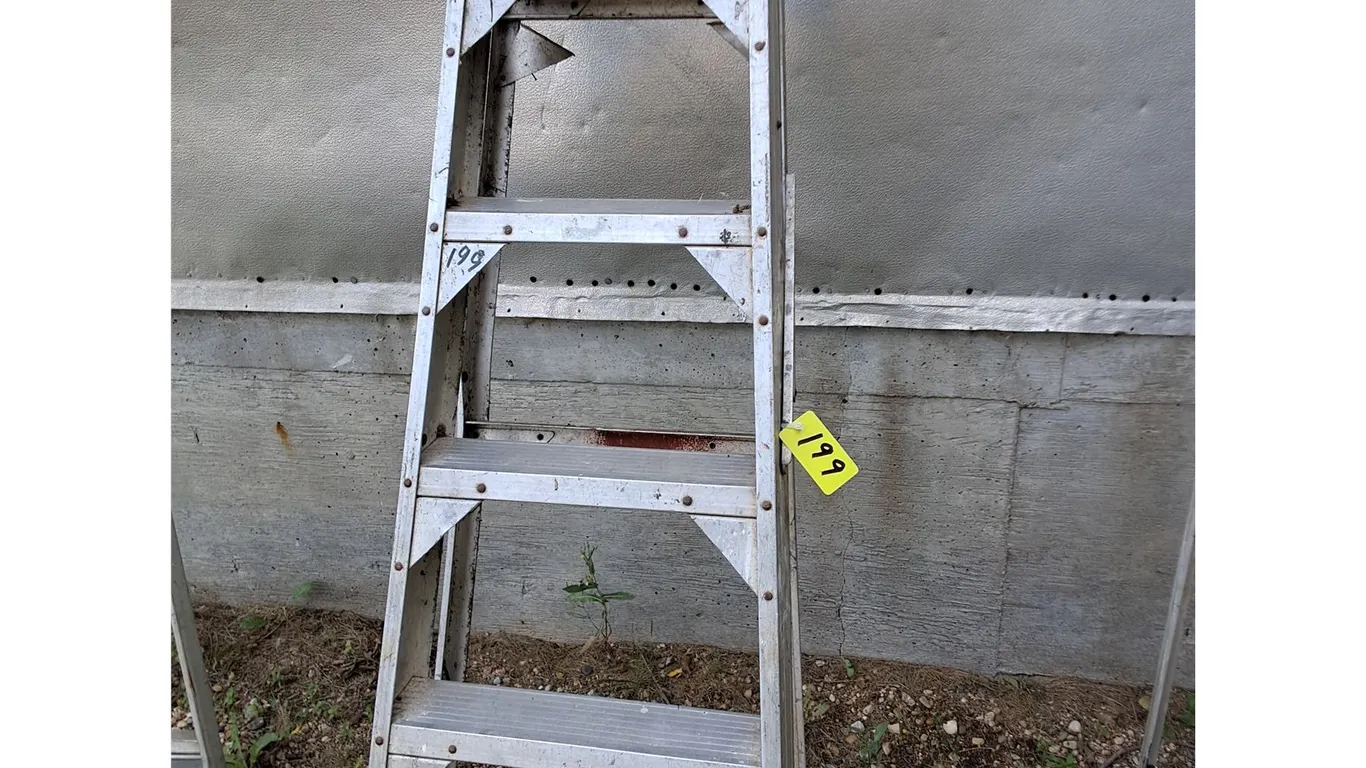 6' Aluminum Ladder