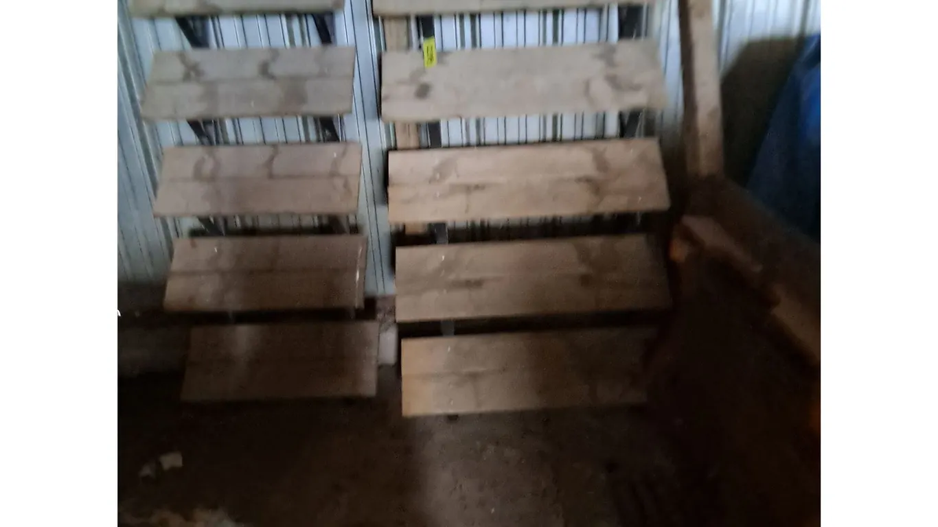 (2) Step Risers (6 and 5 Step), 4x4 Post, Dining Table