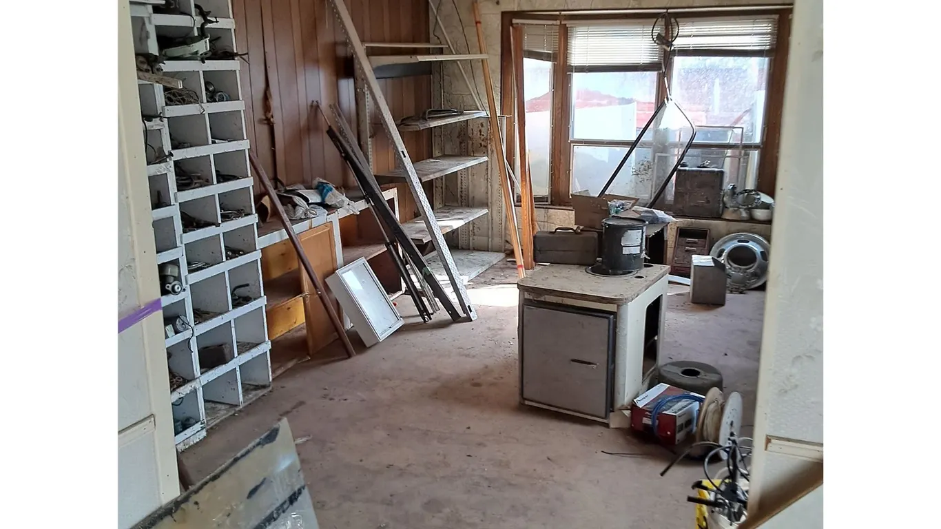 Room Contents - Racks, Running Boards, Auto Parts, Hoses
