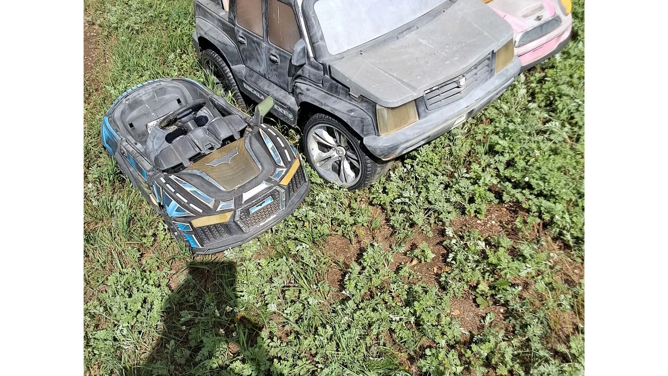 (3) Battery Powered Children's Vehicles