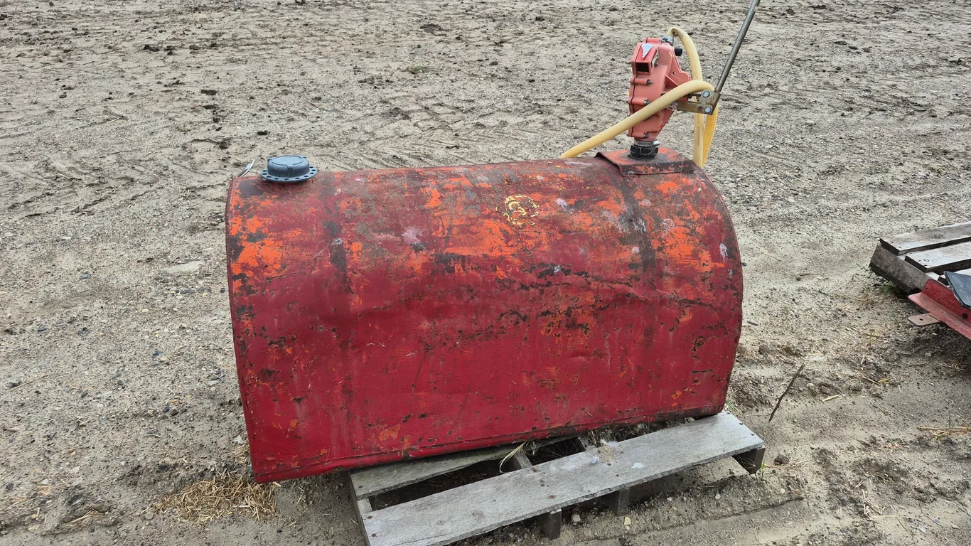 Fuel Tank W/ Hand Pump