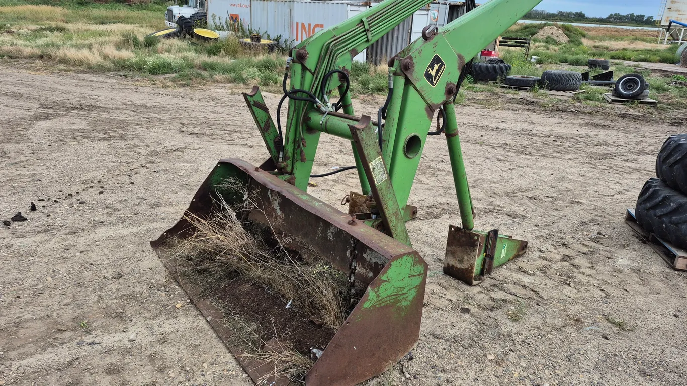 148 John Deere Loader