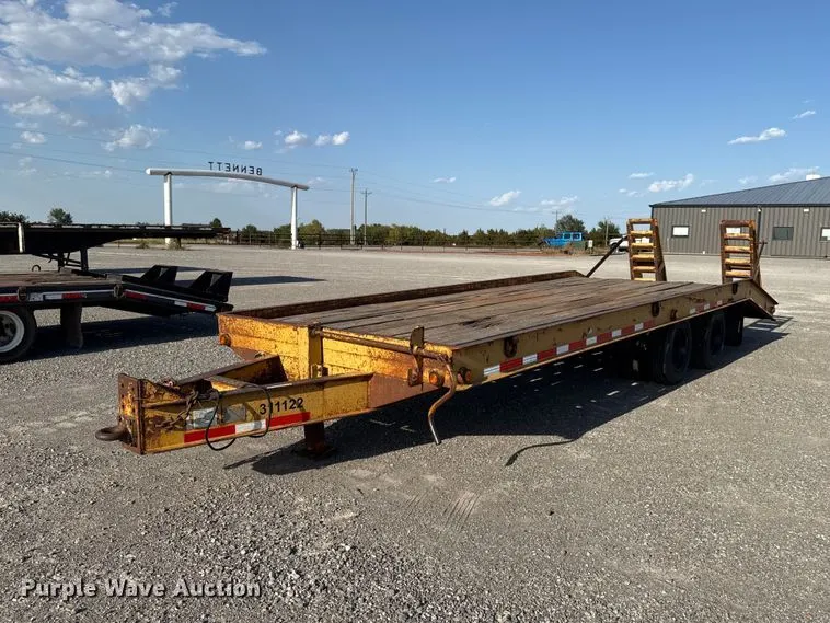 2000 Belshe DT-255 equipment trailer