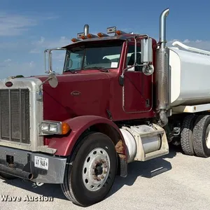 2006 Peterbilt 378 water truck