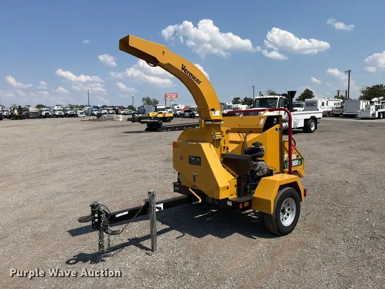 2022 Vermeer BC900XL wood chipper