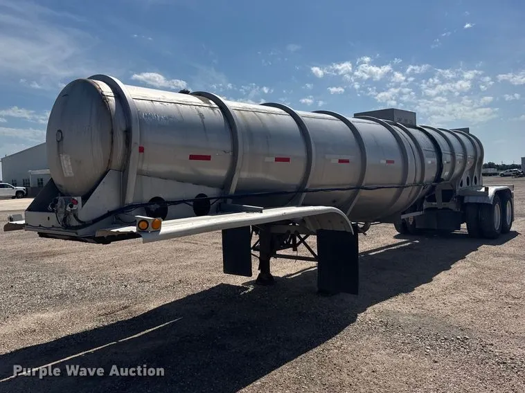 2013 Bulk Tank International tank trailer