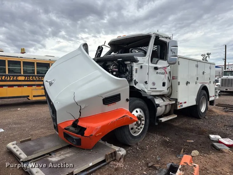 2023 Mack MD utility / service truck