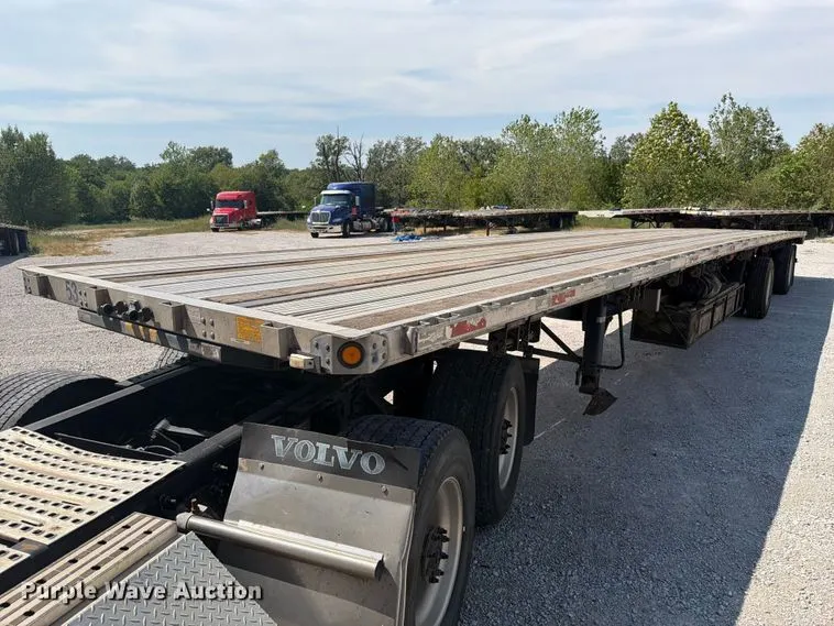 2012 Utility FS2CHA flatbed trailer