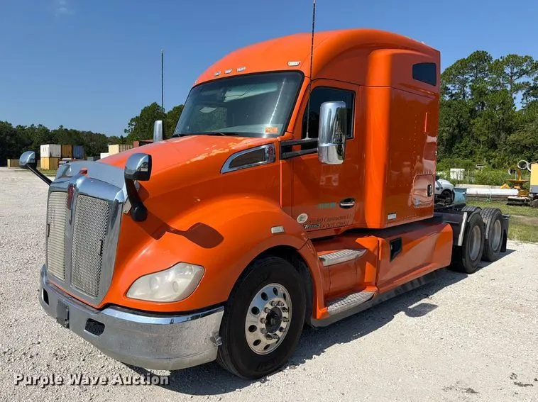 2018 Kenworth T680 semi truck