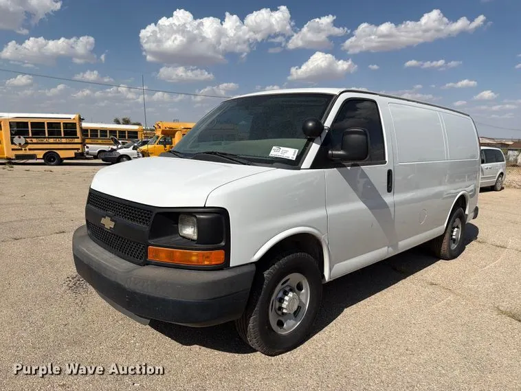 2015 Chevrolet Express 3500 van
