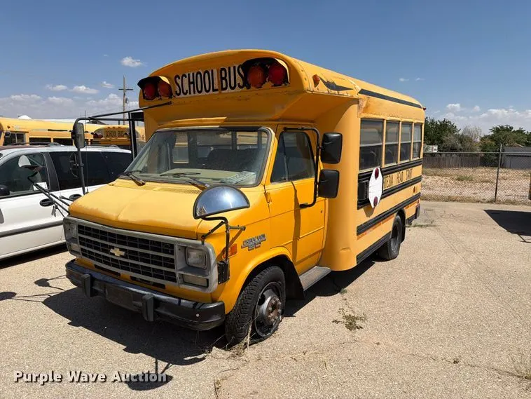 1995 Chevrolet G-series school bus