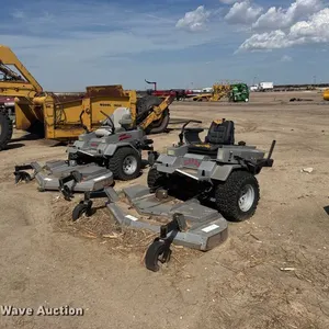 Zipper STS-27 (2) zero turn mowers