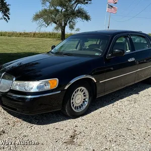 1999 Lincoln Town Car 