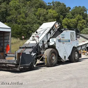Roadtec SB-2500C material transfer vehicle