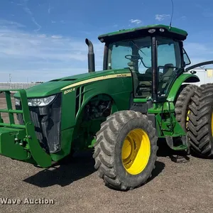 2013 John Deere 8260R MFWD tractor