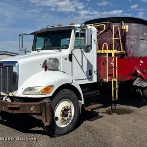 2007 Peterbilt 335 feed mixer truck