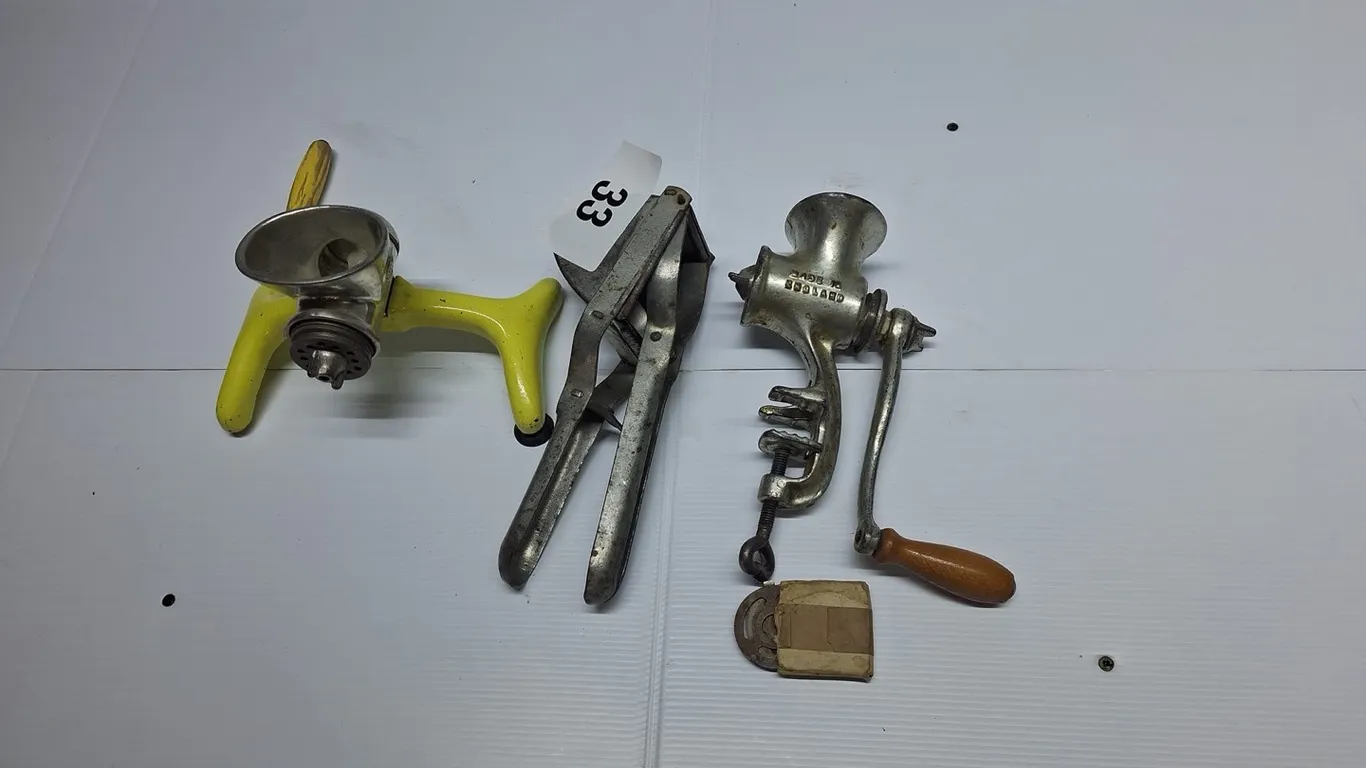 2-Grinders and a squeeze