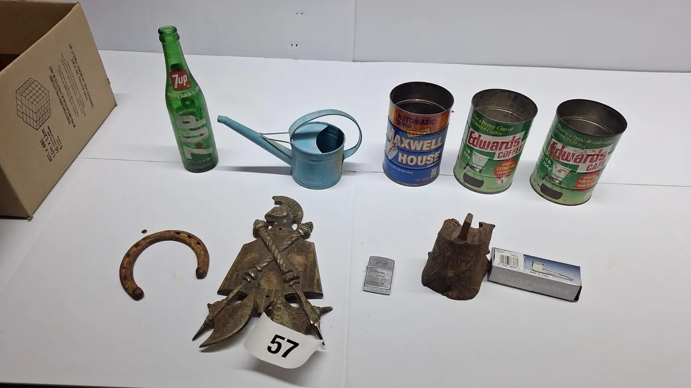 Miscellaneous tin. 7 Up bottle and more