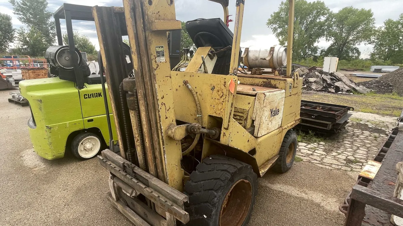 Yale Fork Lift