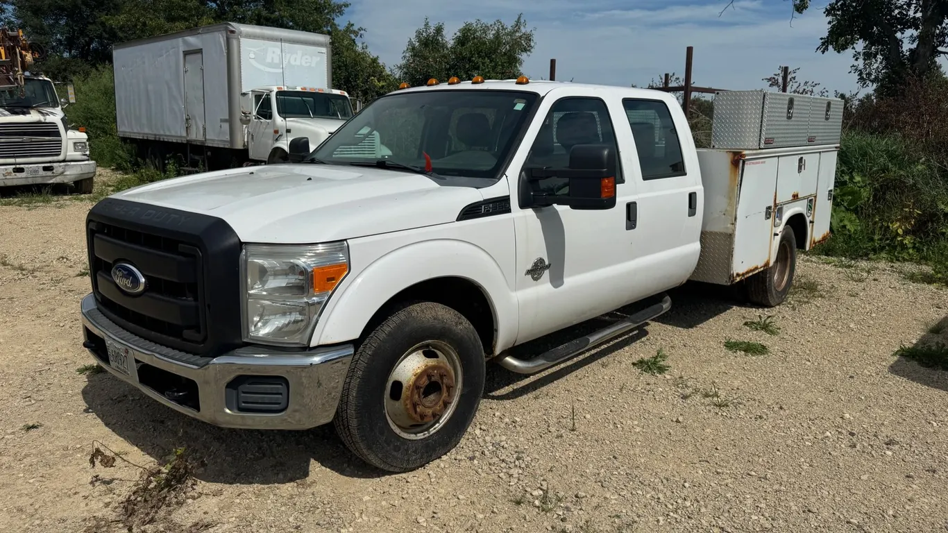 2012 Ford F-350 Crew Cab Truck (Has WI Title) (Located in Rosendale WI)