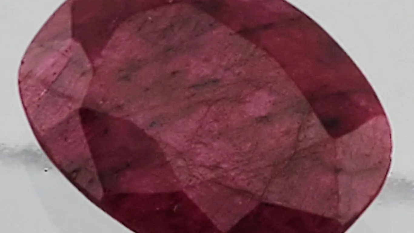 Faceted Oval Ruby (23 ct, 22×17 mm)