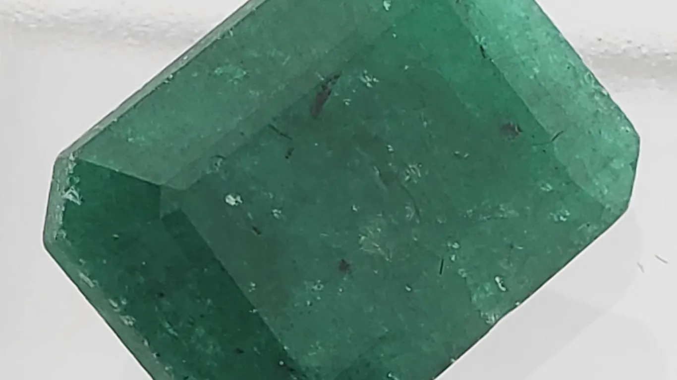 Emerald Cut Emerald (10 ct, 15.5×11.5 mm)