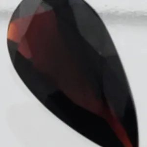 Dark Red Garnet (3.94 ct, 16×8 mm)