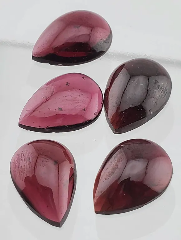 Pear Shape Garnet Cabochon Parcel (27.9 ct total, 14×10 mm)