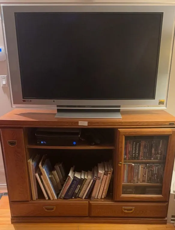 Sony KDL-52XBR2 52-Inch Full HD LCD TV with Wood Entertainment Unit
