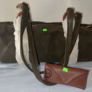Ray-Ban Aviator Sunglasses with Leather Case and Faux Shearling Duffel Bag Bundle