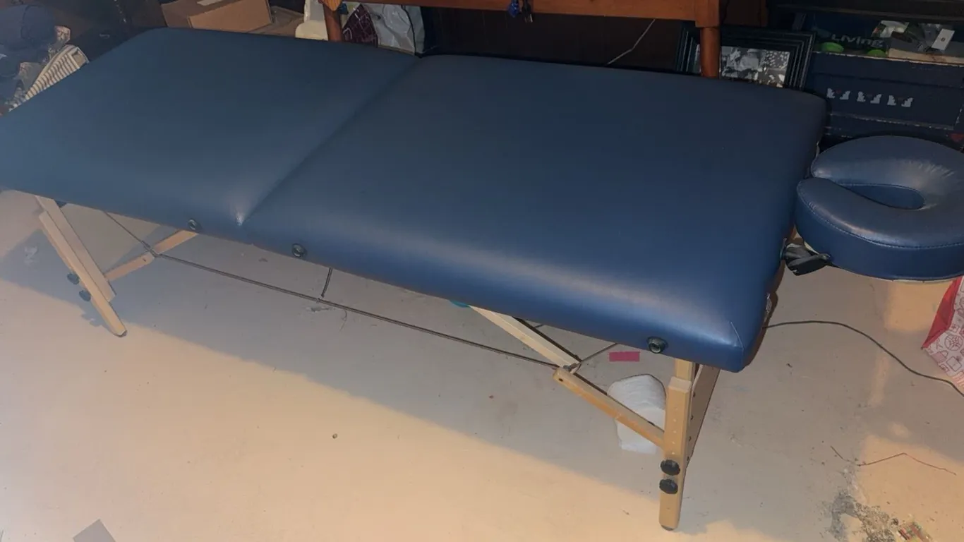 Master Massage Tables Portable Massage Table with Face Cradle