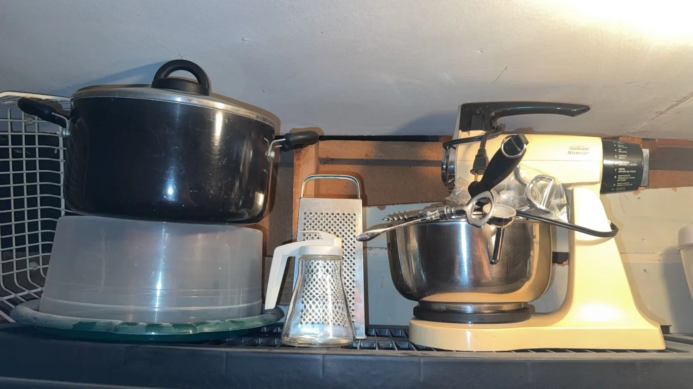 Sunbeam Mixmaster Stand Mixer with Attachments, Stock Pot, Cheese Grater, and Oil Dispenser