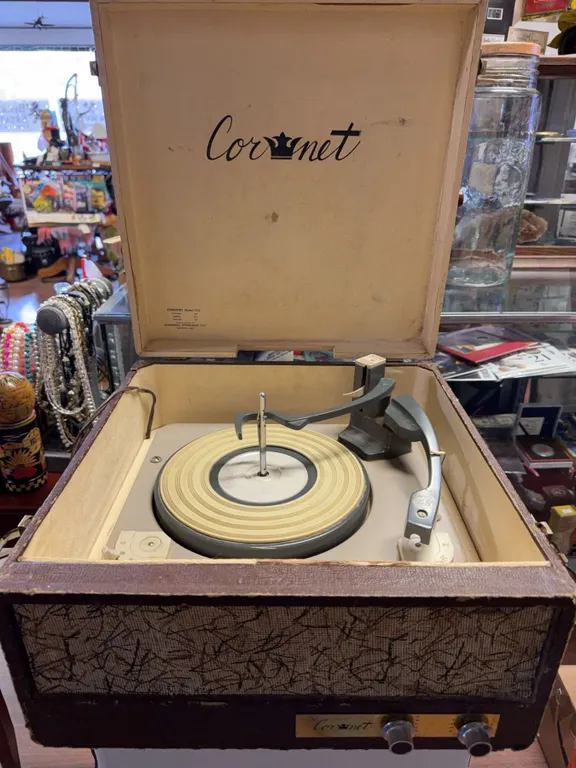 Coronet Model 714 Record Player