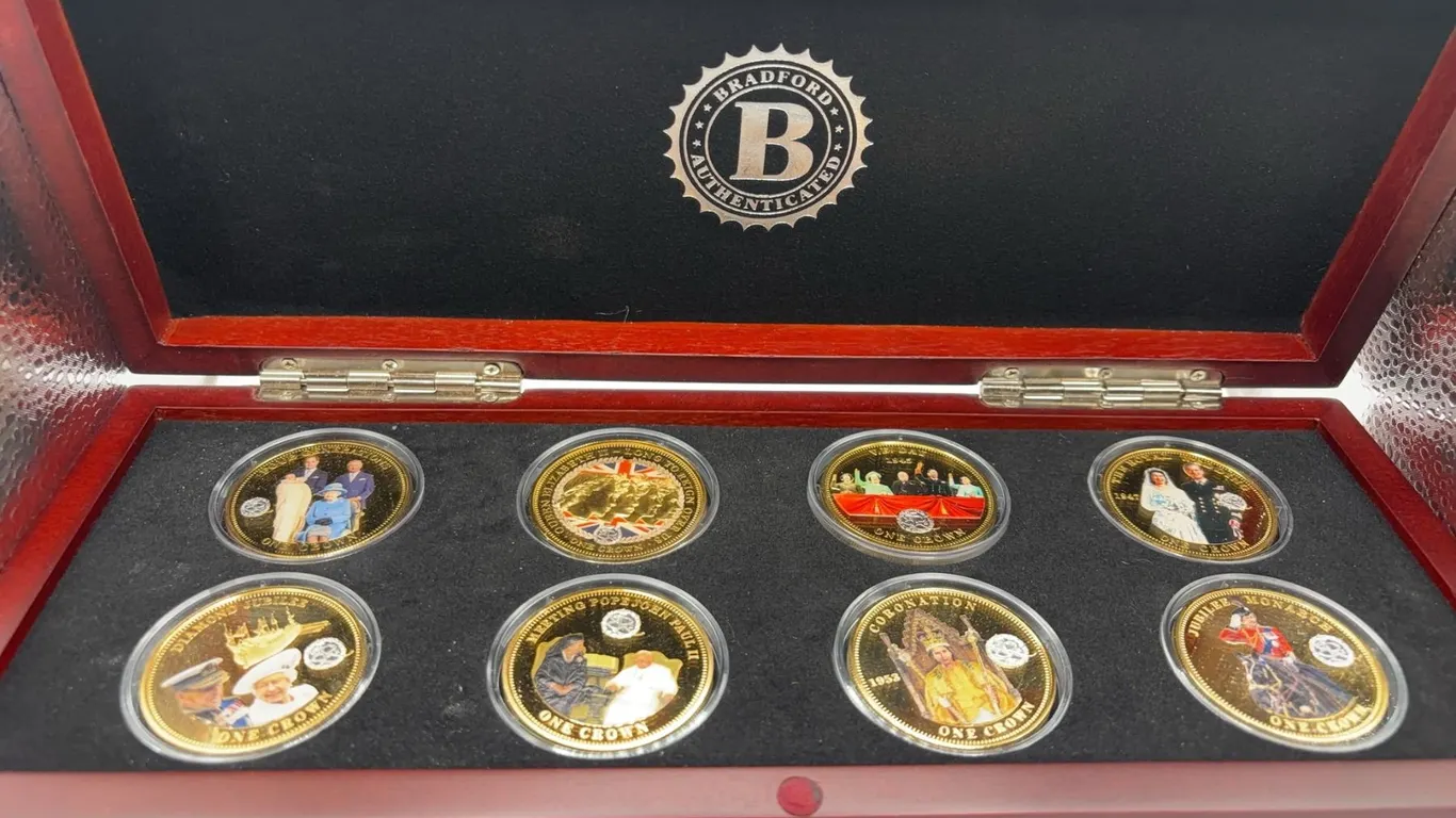Bradford Queen Elizabeth II Crowning Moments Set