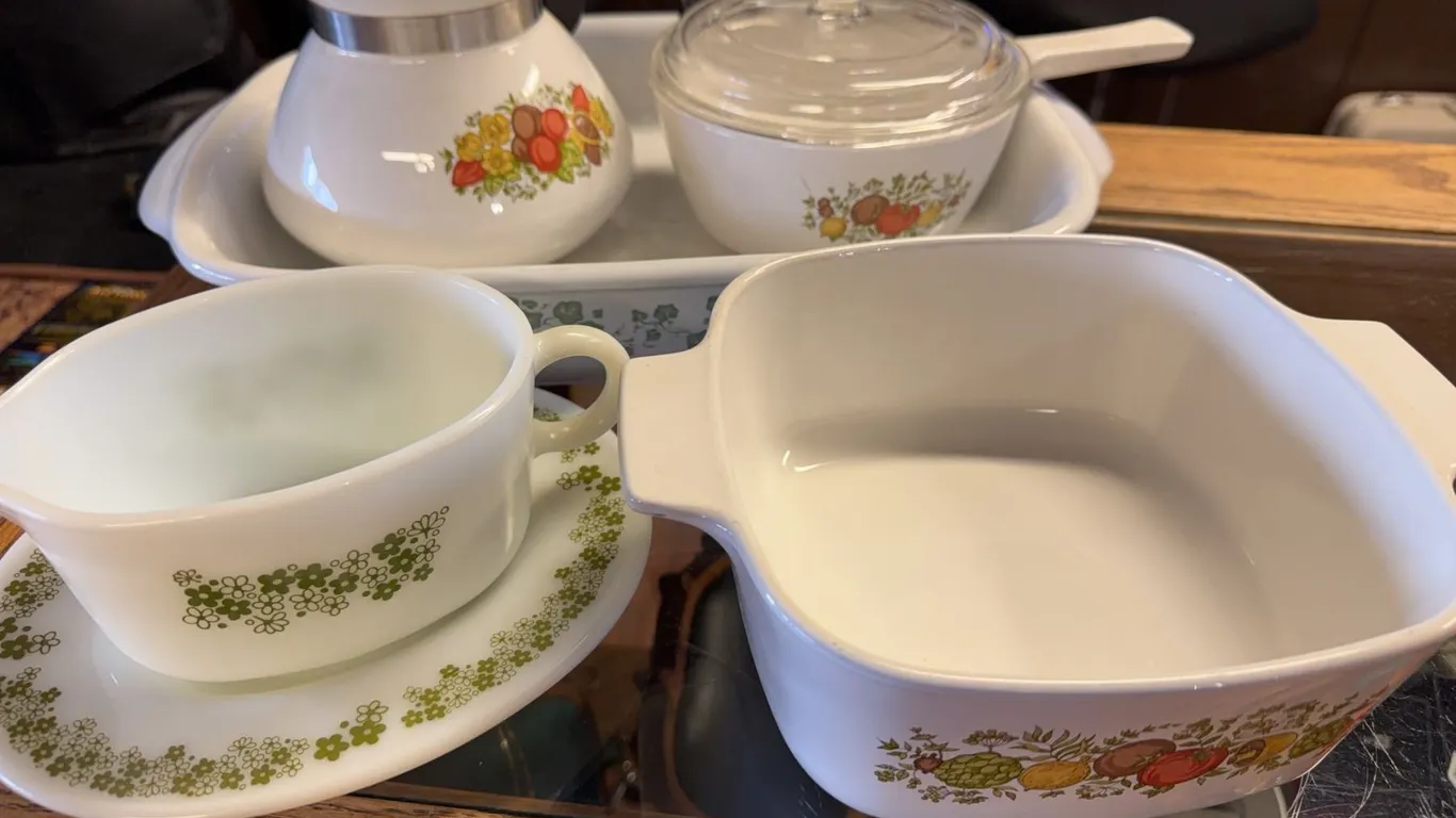 Corning Ware and Pyrex Bakeware and Serveware Lot