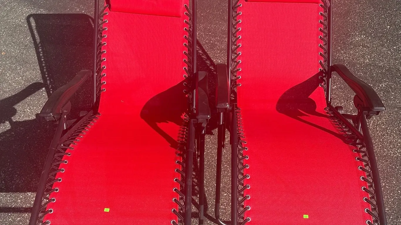 London Drugs Zero Gravity Chairs Red