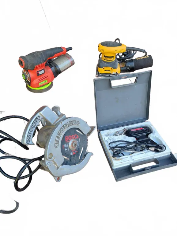 Power Tool Lot: DeWalt Sander, Black+Decker Sander, Porter Cable Saw, Weller Soldering Gun