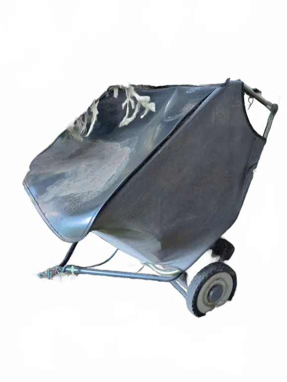 Push Lawn Sweeper with Mesh Hopper and Plastic Wheels