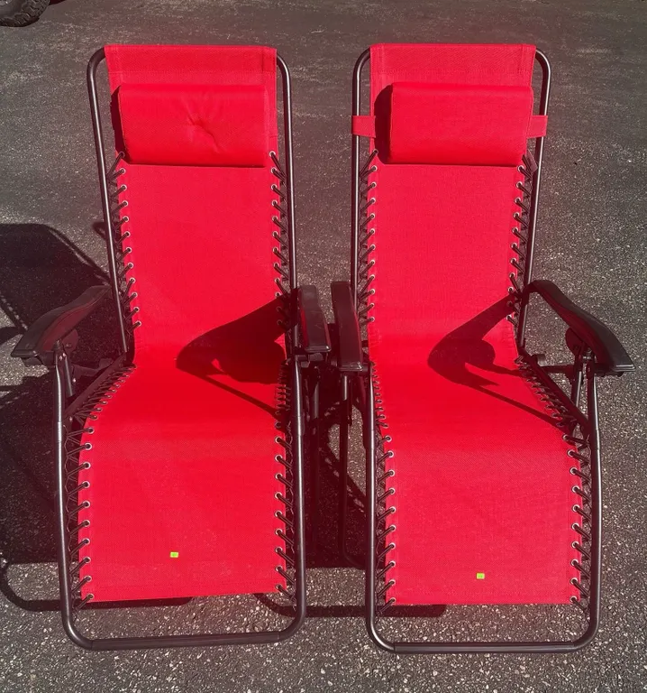 Red Adjustable Zero Gravity Outdoor Lounge Chairs