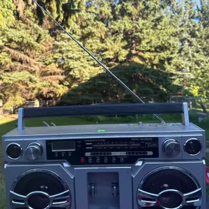 Innovative Technology Digital Mix Maker Portable Boombox