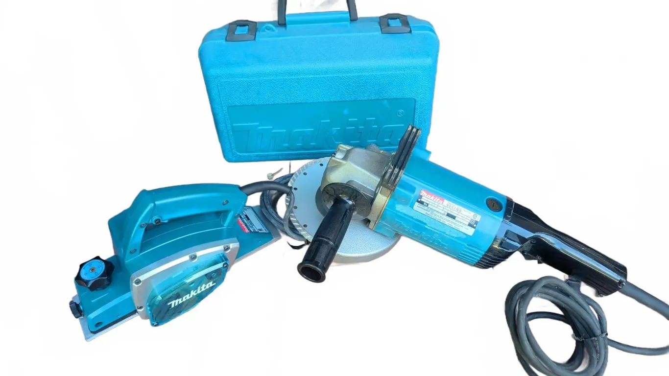 Makita 9607NB Disc Grinder and N1900B Power Planer Set