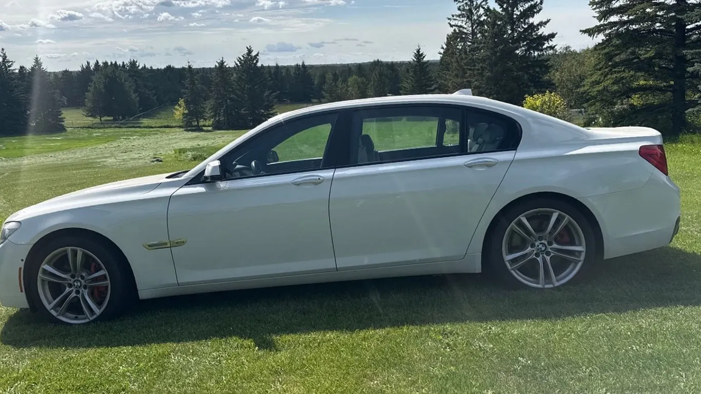 2012 BMW 750Li xDrive Sedan White with Beige Leather Interior