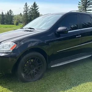2010 Mercedes-Benz ML 550 4MATIC SUV Black with Leather Interior