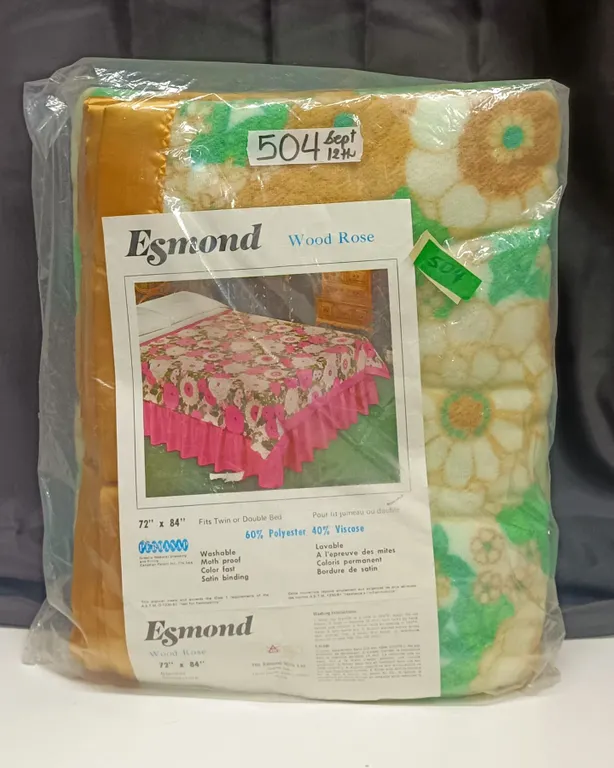 Vintage - Esmond Wood Rose Blanket - 1976