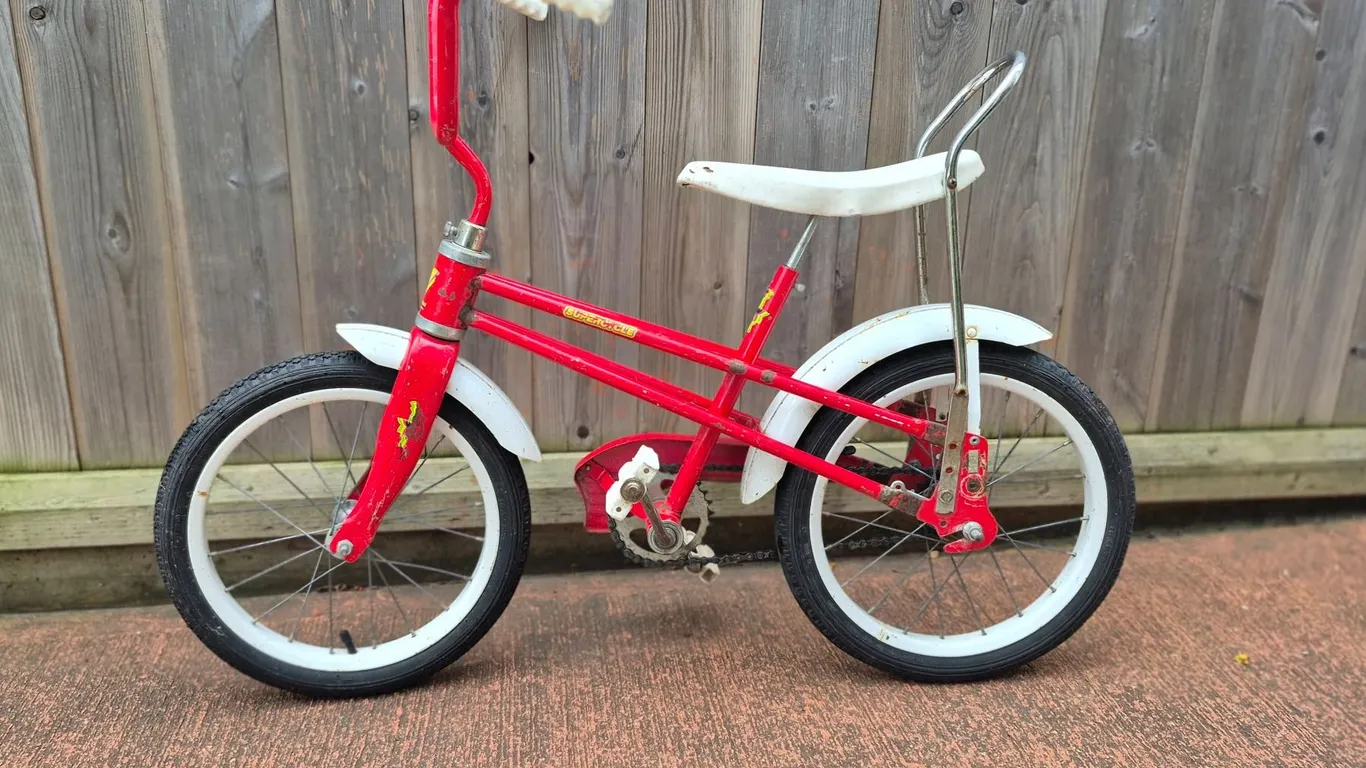 Vintage 1970s banana set junior-size bicycle, original and in great condion.